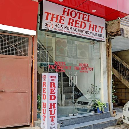 Oyo Hotel The Red Hut Chandigarh Exterior photo